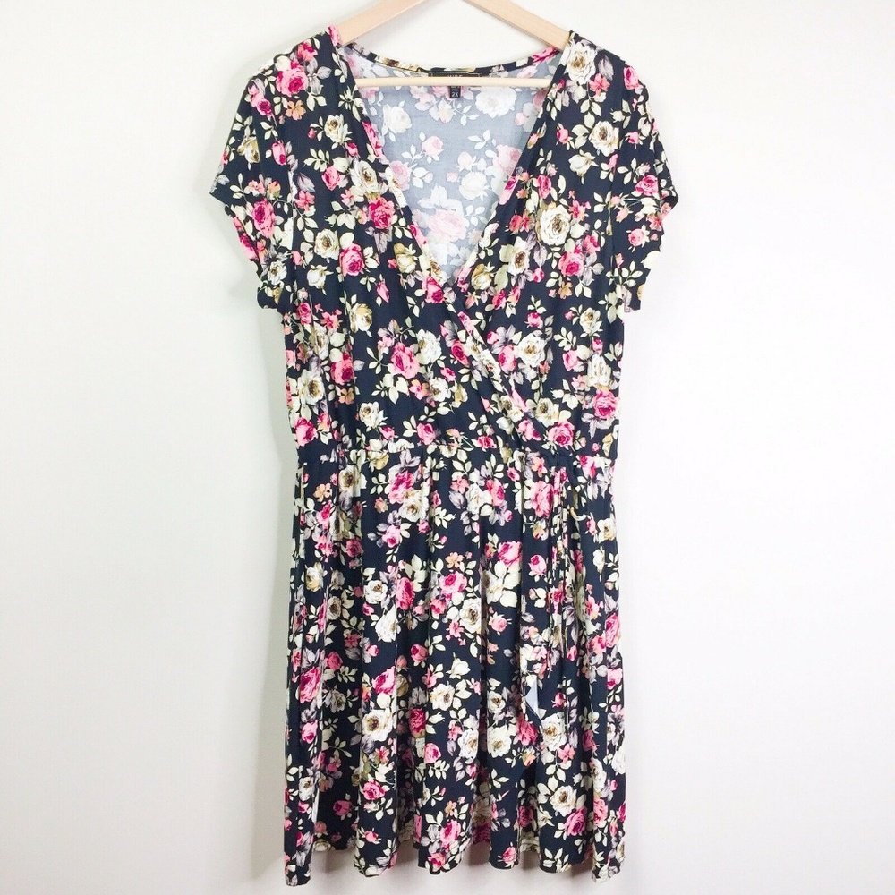 Vibe Sportswear Sz 2XL Super Soft Rose Print Dress